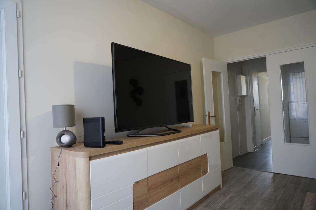 Le Paisible • Garage Privatif • Traversant • Calme Châteauroux Dış mekan fotoğraf