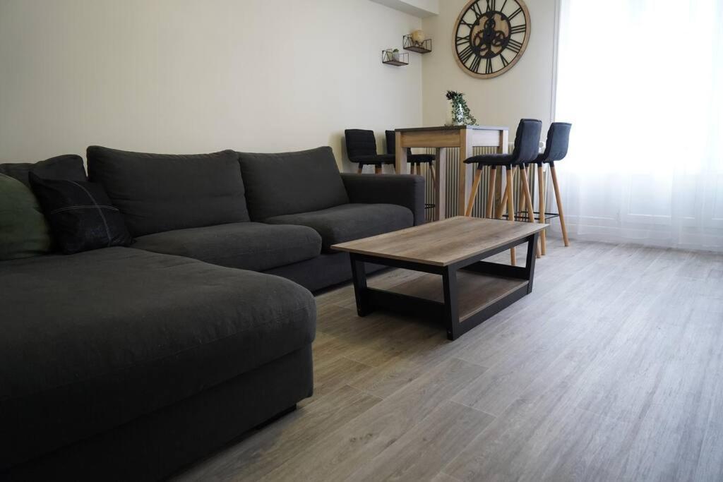 Le Paisible • Garage Privatif • Traversant • Calme Châteauroux Dış mekan fotoğraf